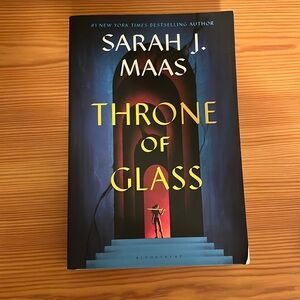 Book 📚 Throne of Glass by Sarah J. Maas